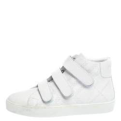 مملوكة مسبقًا حذاء رياضي بربري جلد أبيض برقبة عالية ستوروك مقاس 38.5