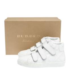 مملوكة مسبقًا حذاء رياضي بربري جلد أبيض برقبة عالية ستوروك مقاس 38.5