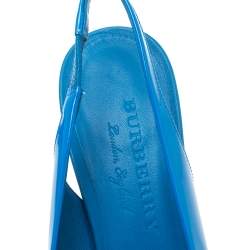 Pre Owned صندل بربري جلد أزرق لامع بحزام للكاحل مقاس 39.5