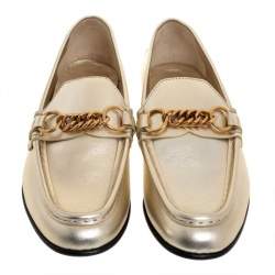 Pre Owned Burberry Metallic Gold Leather Solway Chain Detail Slip On Loafers Size 38.5