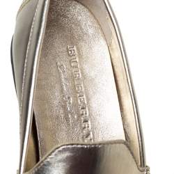 Pre Owned Burberry Metallic Gold Leather Solway Chain Detail Slip On Loafers Size 40