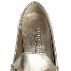 Pre Owned Burberry Metallic Gold Leather Solway Chain Detail Slip On Loafers Size 39.5