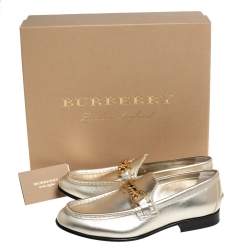 Burberry Metallic Light Gold Leather Solway Chain Detail Slip On Loafers Size 37.5