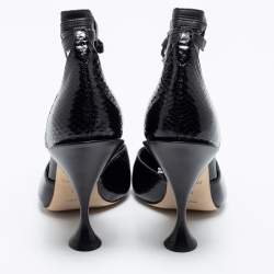 مملوكة مسبقًا Burberry Black Snakeskin Leather Welton T Strap Ankle Wrap Pumps Size 39