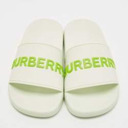 مملوكة مسبقًا Burberry Green Rubber logo Embossed slides Size 39