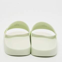 مملوكة مسبقًا Burberry Green Rubber logo Embossed slides Size 39