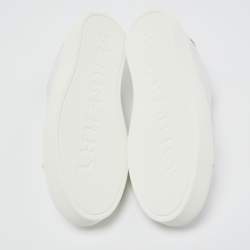 مملوكة مسبقًا حذاء رياضي بربري ويست فورد جلد أبيض بعنق منخفض مقاس 37.5