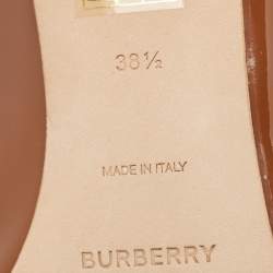 مملوكة مسبقًا Burberry Brown Patent Leather Dill Kitten Heel Pumps Size 38.5