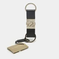 Pre Owned Burberry Black/Silver Tone Leather Check Valet Keychain