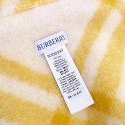 Pre Owned مئزر بربري بقلنسوة صفراء