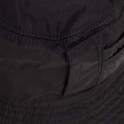 Pre Owned قبعة بربري باكت تويلي قطن ثنائية اللون مقاس كبير جداً