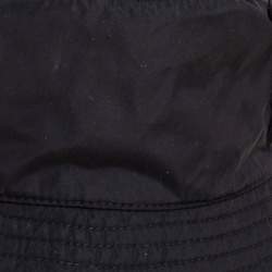 Pre Owned قبعة بربري باكت تويلي قطن ثنائية اللون مقاس كبير جداً