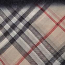 Pre Owned وشاح بربري كريب حرير اومبري تشيك أسود وكريمي 