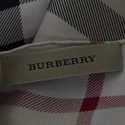 مملوكة مسبقًا Burberry Beige Checked Satin Silk Square Scarf
