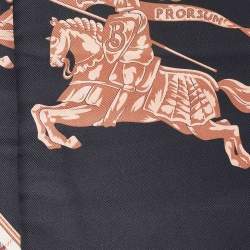 مملوكة مسبقًا Burberry Black Prorsum Logo Print Padded Silk Stole 