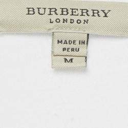 مملوكة مسبقًا قميص بربري أبيض بنمط كاروهات طويل الأكمام جيرسي كتف ميديوم