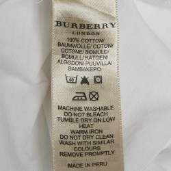 مملوكة مسبقًا قميص بربري أبيض بنمط كاروهات طويل الأكمام جيرسي كتف ميديوم