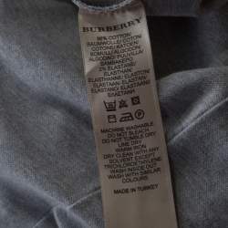 مملوكة مسبقًا تي شيرت بربري بولو قطن حواف بنمط مربعات نوفا الشهيرة أكمام مكشكشة رمادي فاتح S