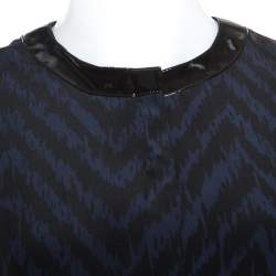 مملوكة مسبقًا فستان ميدي بربري حرير أسود وأزرق مطبوع بياقة مزينة M