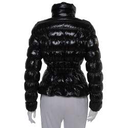 مملوكة مسبقًا جاكت بربري منفوخ ريش ناعم صناعي أسود مقاس صغير