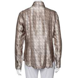 مملوكة مسبقًا قميص بربري لند حرير بيج بالشعار المطبوع أكمام طويلة أزرار أمامية مقاس كبير