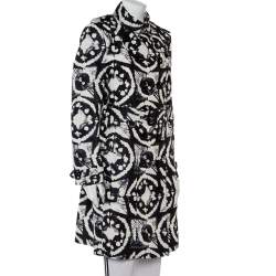 Pre Owned معطف بربري حرير مونوكرومي بصفين أزرار بحزام مقاس كبير - لارج