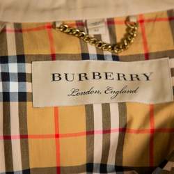 Pre Owned معطف بربري قطن بيج أزرار معدنية مزينة طيور بحزام مقاس كبير جدًا - إكس لارج