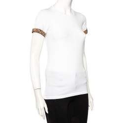 مملوكة مسبقًا تي شيرت بربري قطن أبيض حافة مربعات رقبة مستديرة مقاس صغير جداً (اكس سمول)