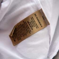 مملوكة مسبقًا تي شيرت بربري قطن أبيض حافة مربعات رقبة مستديرة مقاس صغير جداً (اكس سمول)