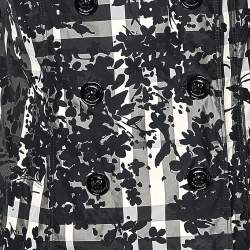 Pre Owned معطف بربري قماش التفتا بطبعة كاروهات وزهور رصاصي مقاس متوسط - ميديوم