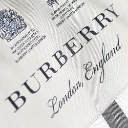 مملوكة مسبقًا معطف مطر بربري ذا ساندرينغهام بحزام بيج طويل S