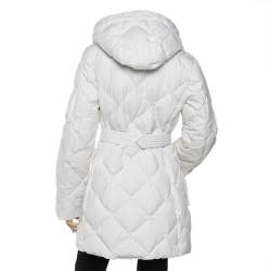 Pre Owned معطف بربري أبيض مبطن هودي حزام سحاب أمامي مقاس كبير (لارج)