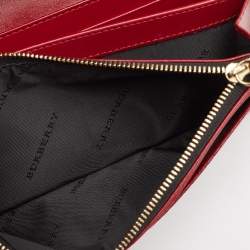 مملوكة مسبقًا Burberry Red Check Embossed Leather Porter Continental Wallet 