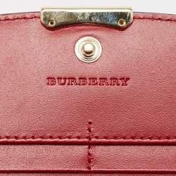 مملوكة مسبقًا Burberry Red Check Embossed Leather Porter Continental Wallet 