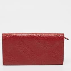 مملوكة مسبقًا Burberry Red Check Embossed Leather Porter Continental Wallet 