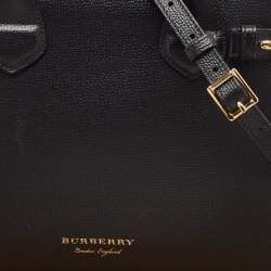 مملوكة مسبقًا حقيبة يد توتس بربري بانير قماش كاروهات هاوس وجلد أسود/ بيج صغيرة