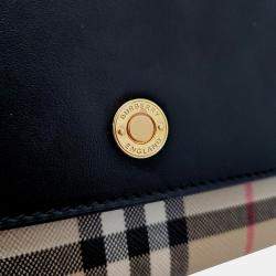 مملوكة مسبقًا Burberry Note Crossbody Bag