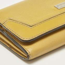 Pre Owned Burberry Yellow Leather Continental Wallet