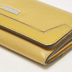 Pre Owned Burberry Yellow Leather Continental Wallet