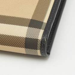 Pre Owned Burberry Beige/Black Housecheck Coated Canvas and Leather Kiss Lock Compact Wallet