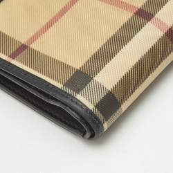 Pre Owned Burberry Beige/Black Housecheck Coated Canvas and Leather Kiss Lock Compact Wallet