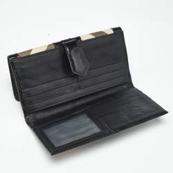 Pre Owned Burberry Black/Beige Nova Coated Canvas and Patent Leather Flap Continental Wallet