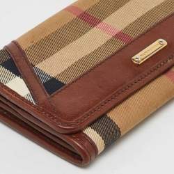 Pre Owned Burberry Brown/Beige Fabric and Leather Leighton Continental Wallet