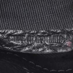 Pre Owned Burberry Black Grained Leather Chichester Crossbody Bag