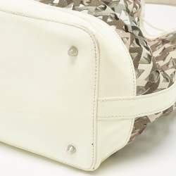 Pre Owned Burberry White/Beige Nova Check Laser Cut PVC and Patent Leather Drawstring Hobo