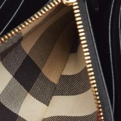 مملوكة مسبقًا محفظة بربري بربري جلد أسود مزودة بمشبك طويل قلاب كونتيننتال