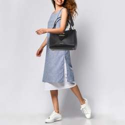 Pre Owned Burberry Black Grained Leather Medium Buckle Tote