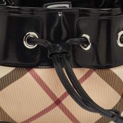 مملوكة مسبقًا Burberry Beige/Black Nova Check PVC and Patent Leather Warrior Hobo