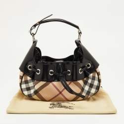 مملوكة مسبقًا Burberry Beige/Black Nova Check PVC and Patent Leather Warrior Hobo