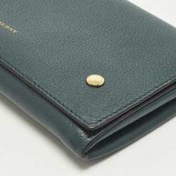 مملوكة مسبقًا Burberry Teal Blue Leather Flap Continental Wallet
